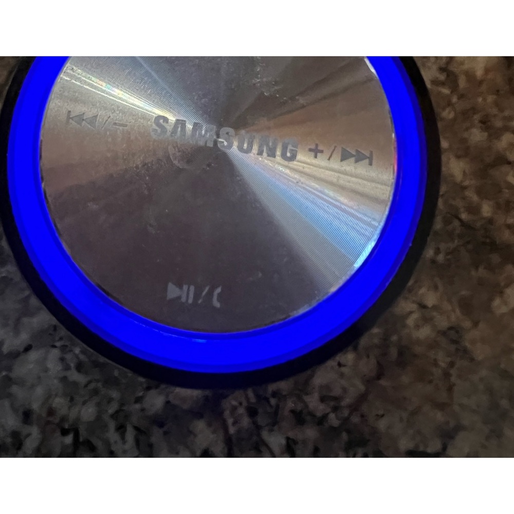 Samsung portable speaker